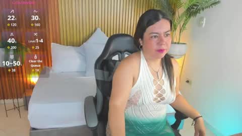 Snapshot of nahia_13 chatting on 04/21/26, 12:33 N A H I A online show from 04/21/26, 12:33