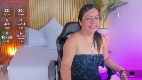Snapshot of nahia_13 chatting on 04/23/26, 01:02 N A H I A online show from 04/23/26, 01:02