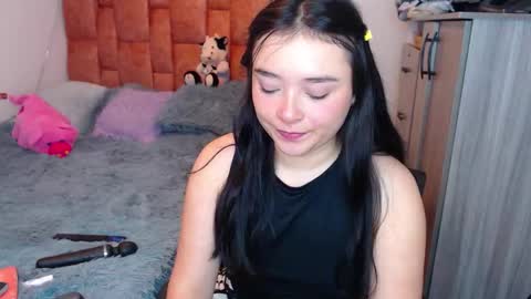 nahia cute     only   online show from 11/21/25, 07:12