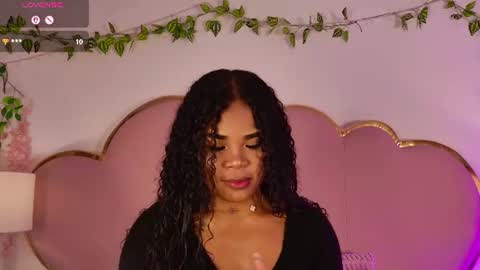NahiaraReina  online show from 06/17/26, 02:40