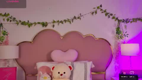 NahiaraReina  online show from 07/06/26, 01:19