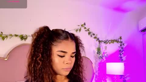 NahiaraReina  online show from 07/29/26, 12:47