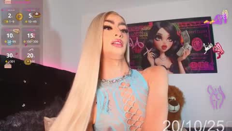 Snapshot of nahiavictoria chatting on 10/20/25, 01:22 NahiaVictoria  online show from 10/20/25, 01:22