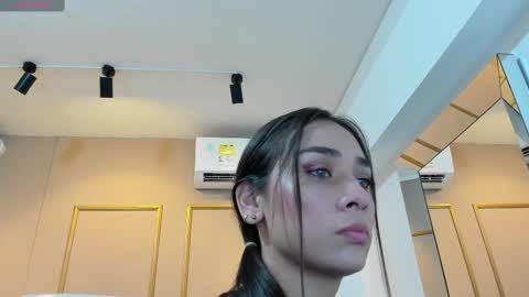 Snapshot of nahimithompson chatting on 10/25/25, 07:08 Nahimi online show from 10/25/25, 07:08