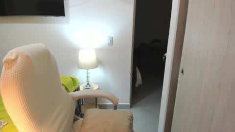 independent model online show from 10/29/25, 02:03