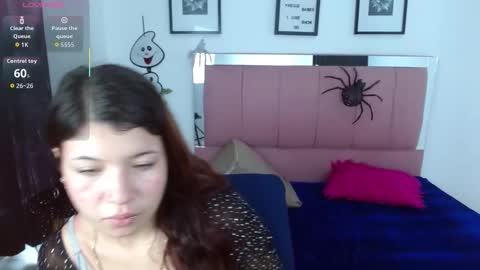 Snapshot of nahomi_f_w chatting on 10/20/25, 01:44 nahomi_f_w online show from 10/20/25, 01:44