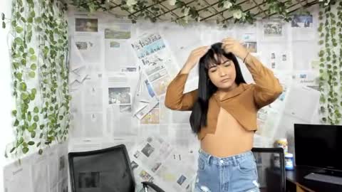nahomi_hot2002 online show from 06/18/26, 01:15