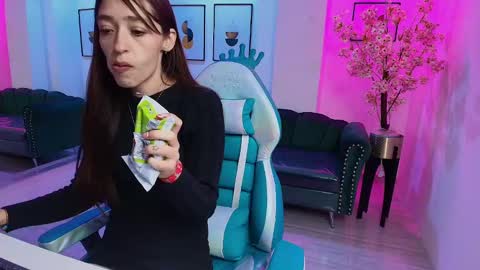 Nahomi online show from 02/19/25, 03:28