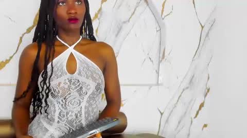 Snapshot of nahomi_williams_ chatting on 06/10/26, 01:10 Nahomi online show from 06/10/26, 01:10