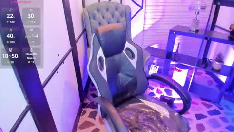 Nahomi online show from 11/18/25, 05:12