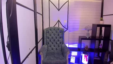 Nahomi online show from 12/02/25, 04:18