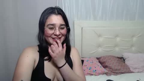 Snapshot of nahomy_larsen chatting on 12/12/24, 07:59 Nahomy online show from 12/12/24, 07:59