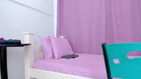 nahomy_smiith_ online show from 11/09/25, 10:24