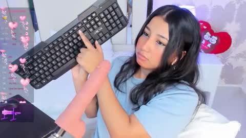 Snapshot of nahomyroberts chatting on 11/12/25, 12:38 Nahomy Roberts online show from 11/12/25, 12:38