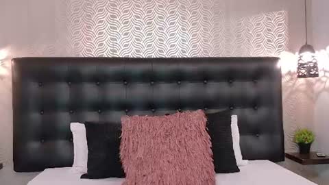 naiaramasson_ online show from 07/23/26, 12:14