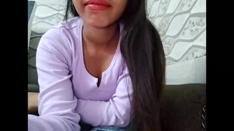 Naina online show from 11/17/25, 08:20