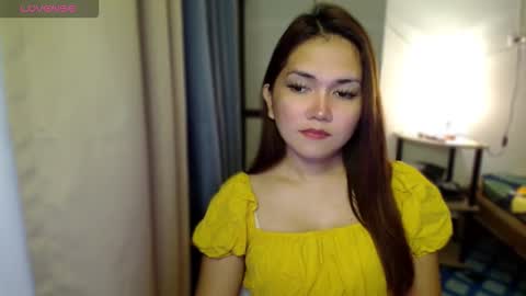 Snapshot of naisha143 chatting on 10/23/25, 09:24 MARY MAE online show from 10/23/25, 09:24