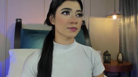 Naisha Ford online show from 10/25/25, 01:46