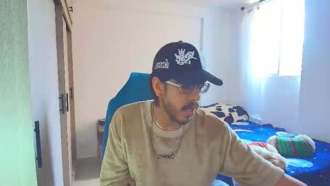 Snapshot of naitsihrc chatting on 12/14/25, 04:12 Nait online show from 12/14/25, 04:12