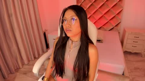 INSTAGRAM  m2221     online show from 12/24/24, 11:38