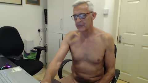 nakedcarpenteruk online show from 06/02/26, 06:59