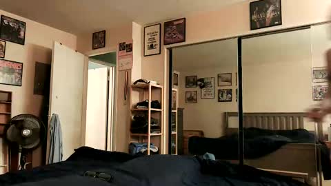 nakedmonkey online show from 11/19/25, 01:49