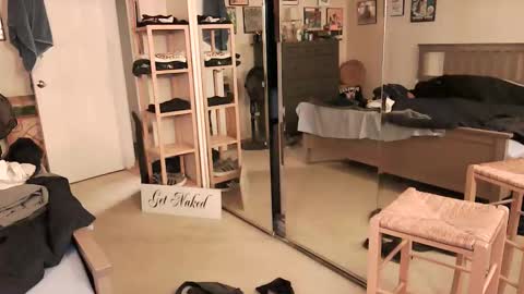 Snapshot of nakedmonkey chatting on 05/12/26, 01:25 nakedmonkey online show from 05/12/26, 01:25