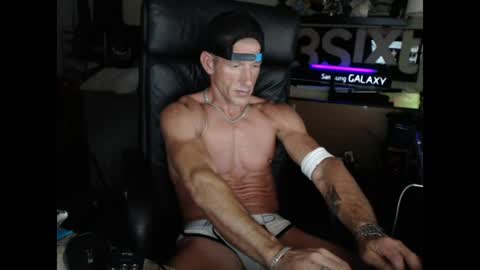 nakedoutsdeurwndw online show from 07/05/26, 06:20