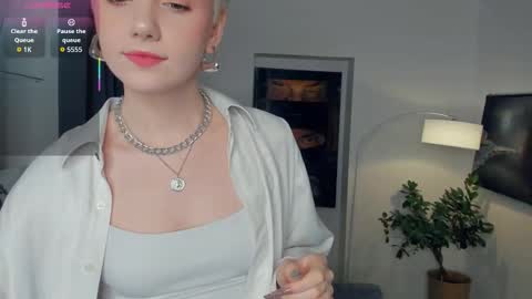 Kate online show from 10/26/25, 11:49