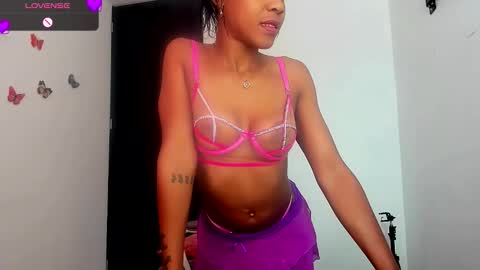 N A L A  NEW instagram nala jordan08 online show from 11/21/25, 02:49