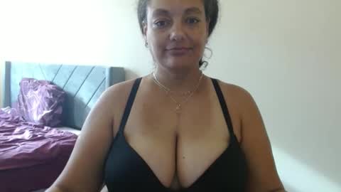 Snapshot of nala_thickk chatting on 12/15/24, 04:04 Nala Thickk online show from 12/15/24, 04:04