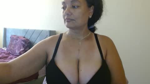 Snapshot of nala_thickk chatting on 12/15/24, 07:10 Nala Thickk online show from 12/15/24, 07:10