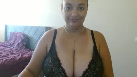 Snapshot of nala_thickk chatting on 12/20/24, 04:04 Nala Thickk online show from 12/20/24, 04:04