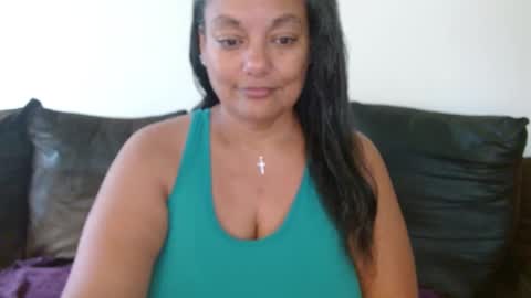 Snapshot of nala_thickk chatting on 10/25/25, 06:35 Nala Thickk online show from 10/25/25, 06:35