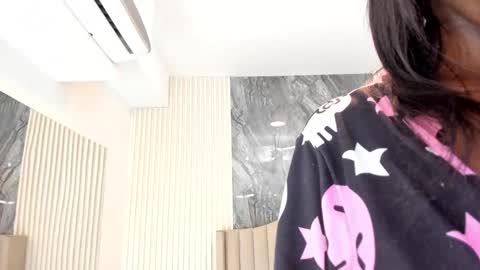 Snapshot of nalahcampbell1 chatting on 12/17/25, 08:04 Nalah online show from 12/17/25, 08:04