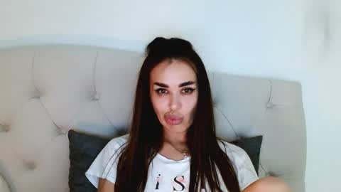 Lady online show from 06/08/26, 07:58