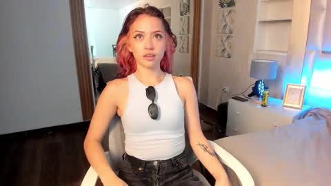 ----Namea------ online show from 10/22/25, 07:35