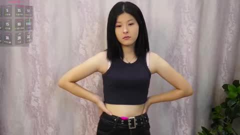 Snapshot of namguillot chatting on 12/14/25, 03:01 Sol online show from 12/14/25, 03:01