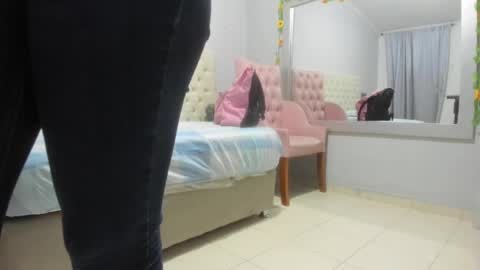 nami_sam online show from 12/19/24, 01:07