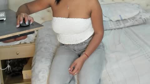 nami_sam online show from 12/14/25, 12:21