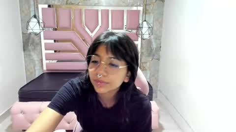 nami_usagi online show from 12/03/24, 11:01
