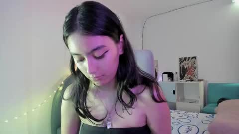 nami_white online show from 09/12/25, 03:01