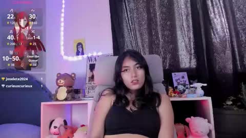 nami_white online show from 10/23/25, 05:44