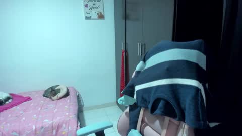 Snapshot of namibecker chatting on 02/15/25, 05:09 Nami online show from 02/15/25, 05:09