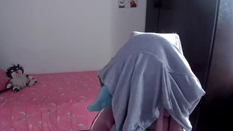 Snapshot of namibecker chatting on 03/12/25, 08:41 Nami online show from 03/12/25, 08:41