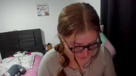 Snapshot of namibecker chatting on 11/01/25, 02:57 Nami online show from 11/01/25, 02:57