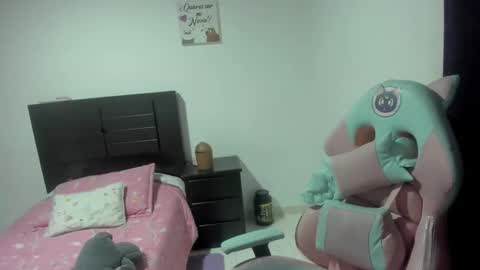 Snapshot of namibecker chatting on 11/10/25, 11:04 Nami online show from 11/10/25, 11:04