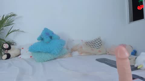 Snapshot of namibergman_ chatting on 02/05/25, 01:37 N A M I - OF namibergmant online show from 02/05/25, 01:37