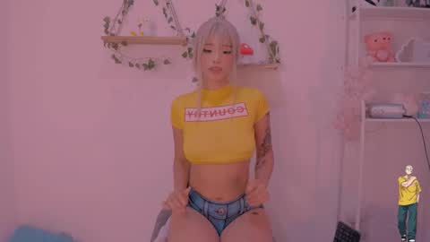 Snapshot of namibergman_ chatting on 10/25/25, 12:29 N A M I - OF namibergmant online show from 10/25/25, 12:29