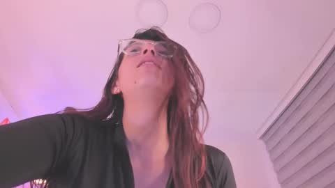 nami online show from 10/11/25, 07:12